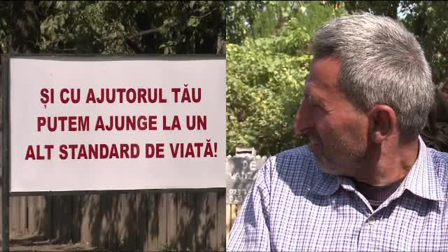 Fascinanta lume de la Urechesti, unde primarul pune panouri cu lozinci pentru a mobiliza localnicii. Ce inteleg insa oamenii