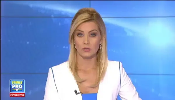 PRIMELE IMAGINI cu autocarul rasturnat intr-o râpă, in Bulgaria. Elicopterele SMURD vor prelua 2 persoane ranite grav