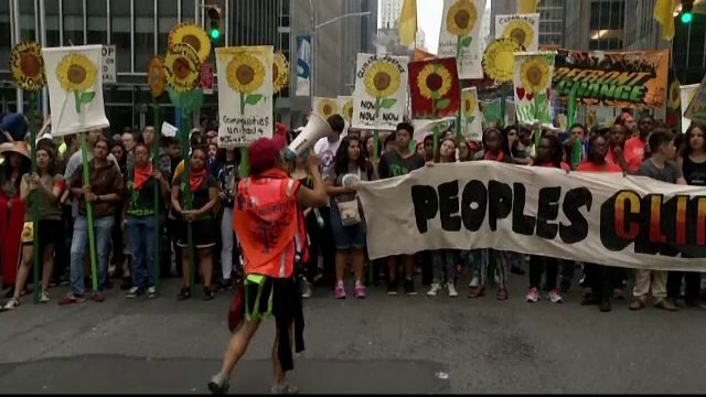 Manifestari cu sute de mii de oameni, in orasele mari ale lumii, pentru stoparea schimbarilor climatice