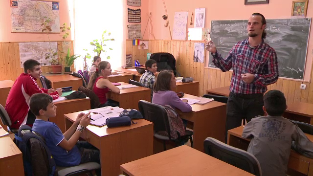 Elevii se intorc la scoala luni. Cand vor avea urmatoarea vacanta