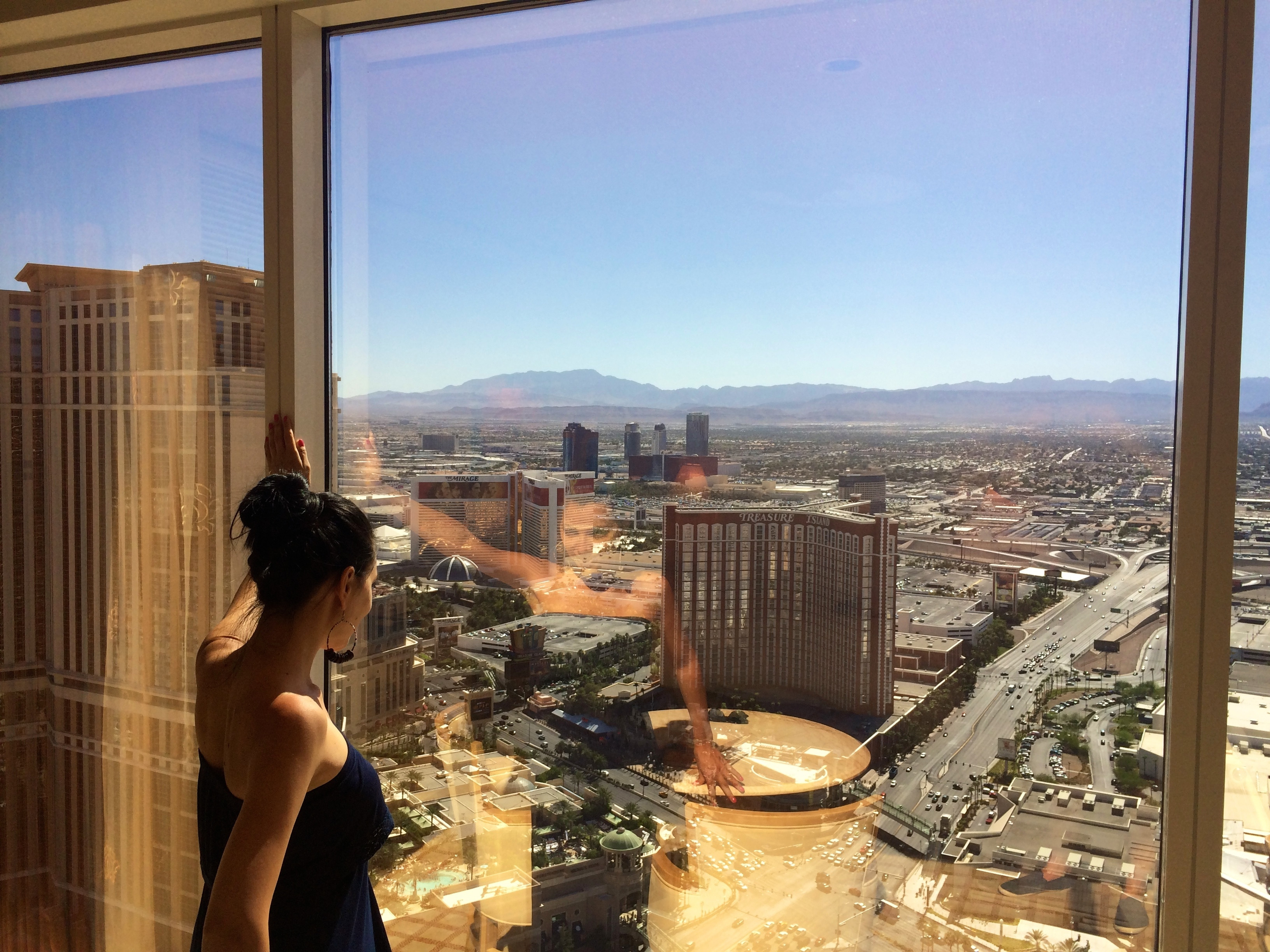 "Ce se intampla in Vegas ... nu ramane in Vegas". Corina Caragea si-a facut blog si isi povesteste vacanta din America