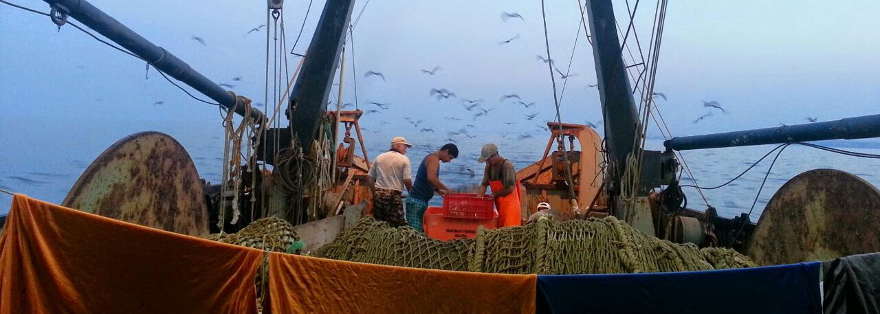 Duminica, 28 septembrie, la "Romania, te iubesc", editia cu numarul 200. Marturii din lumea SPIONAJULUI despre distrugerea flotei de pescuit