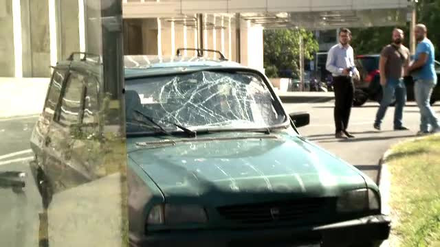 Adrian Sobaru a intrat cu masina prin bariera de la Guvern, apoi a fost retinut: "Va place cum arata tara asta?"