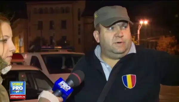 A adormit la volan in drum spre piata si a intrat cu masina intr-un refugiu de tramvai. Soferul, dus de urgenta la spital