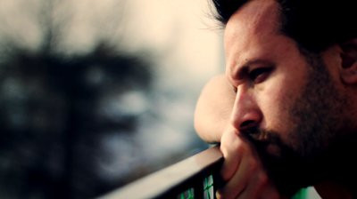 Un barbat are 100 de orgasme pe zi, din cauza unei afectiuni rare. "Am avut o criza si la inmormantarea tatalui meu". VIDEO