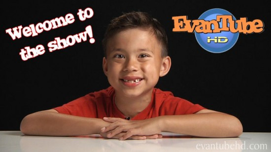 Un copil de 8 ani castiga peste un milion de dolari pe an jucandu-se in fata camerei. Povestea unei afaceri de succes