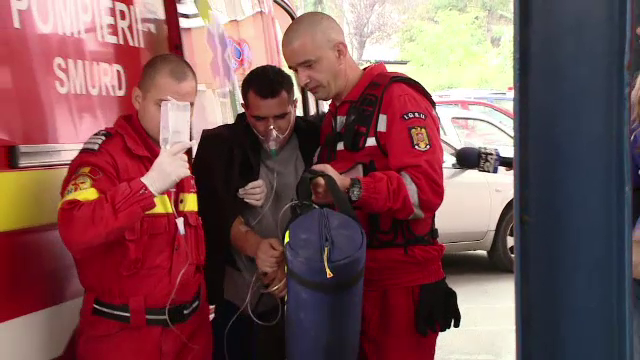 Alerta COD ROSU la o fabrica de piese auto din Brasov. 43 de muncitori intoxicati cu gaz necunoscut, dusi la spital