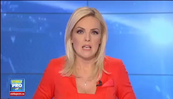 ANIMATIE GRAFICA. Momentul in care o cutie de capse pirotehnice explodeaza langa 2 persoane. Greseala a fost a unei batrane