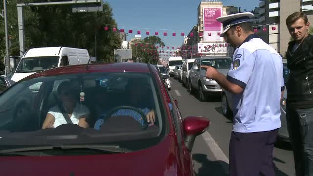 Se modifica legislatia rutiera. Ce amenda vor plati soferii care nu transporta copiii in scaune speciale sau cu centura