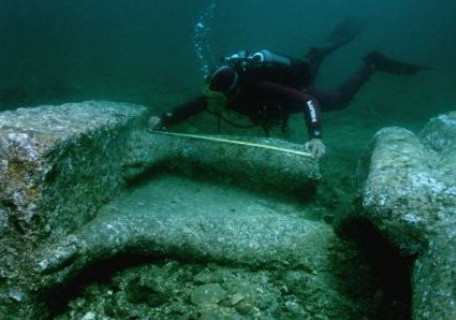 Scafandrii rusi au descoperit in Marea Neagra "Vasul Sulina", scufundat in timpul celui de-Al Doilea Razboi Mondial. VIDEO