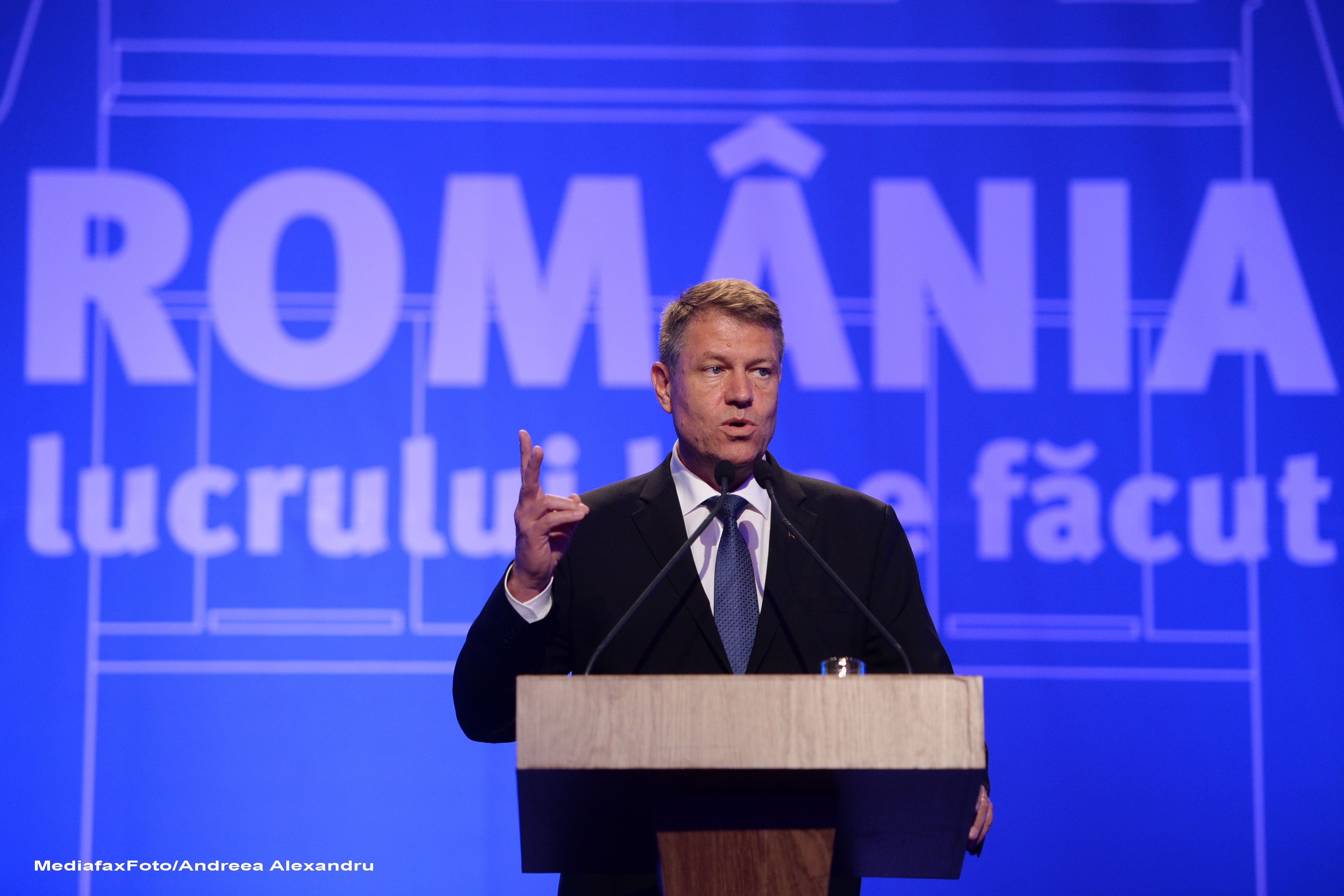 Klaus Iohannis: "Ar trebui sa ne dea de gandit daca alianta de la guvernare reface patrulaterul rosu"
