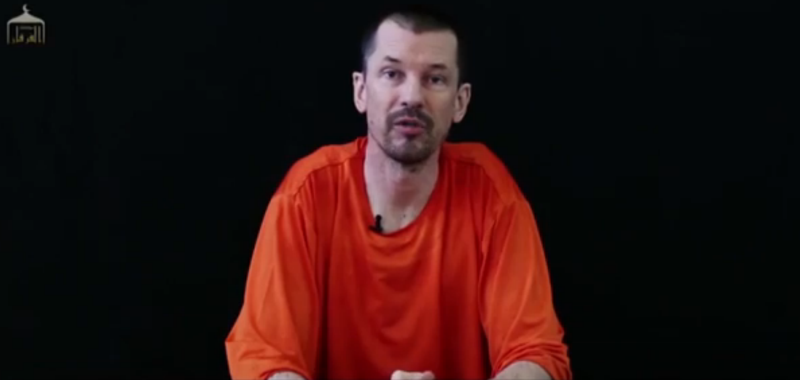 O noua inregistrare cu ostaticul John Cantlie. "Voi vorbi despre cum e sa te simti lasat sa mori de propriul Guvern". VIDEO