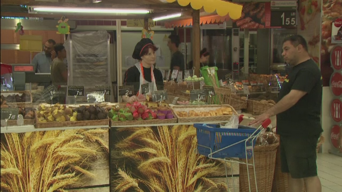 Sistemul prin care patru lanturi de magazine din Romania mentineau preturile ridicate. Amenda imensa pe care ar putea-o primi