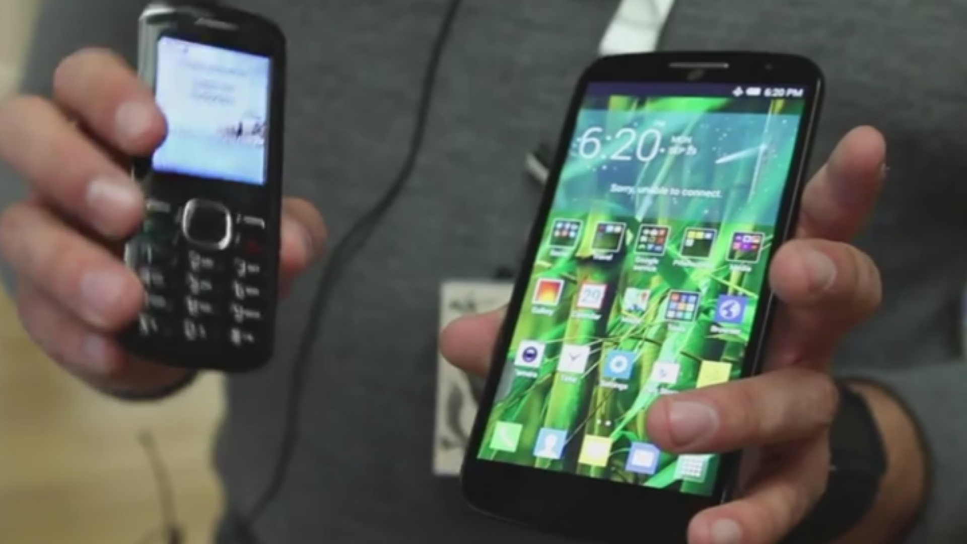 Telefonul mobil atat de mare incat vine la pachet cu unul mai mic. Perechea de dispozitive va fi lansata in curand