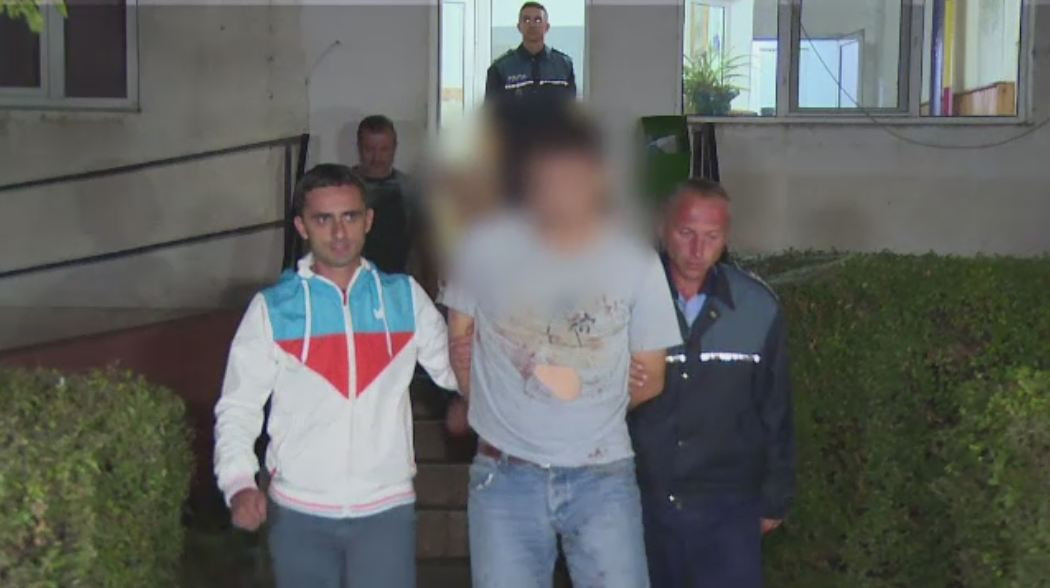 Si-a bagat tatal in spital si a atacat o femeie straina, pe care a desfigurat-o. Tanarul va fi supus unui control psihic