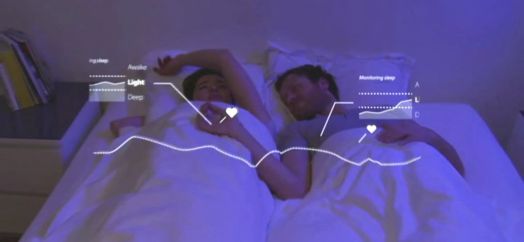 Gadgeturile perfecte in dormitor. Perna inteligenta care iti spune cat de bine ai dormit si aparatul care te ajuta sa visezi