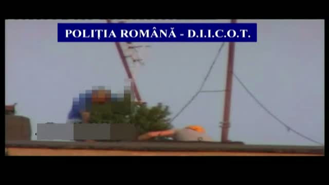 Risca sa fie decazuta din drepturile parintesti. Tanara ar fi consumat droguri in timpul sarcinii