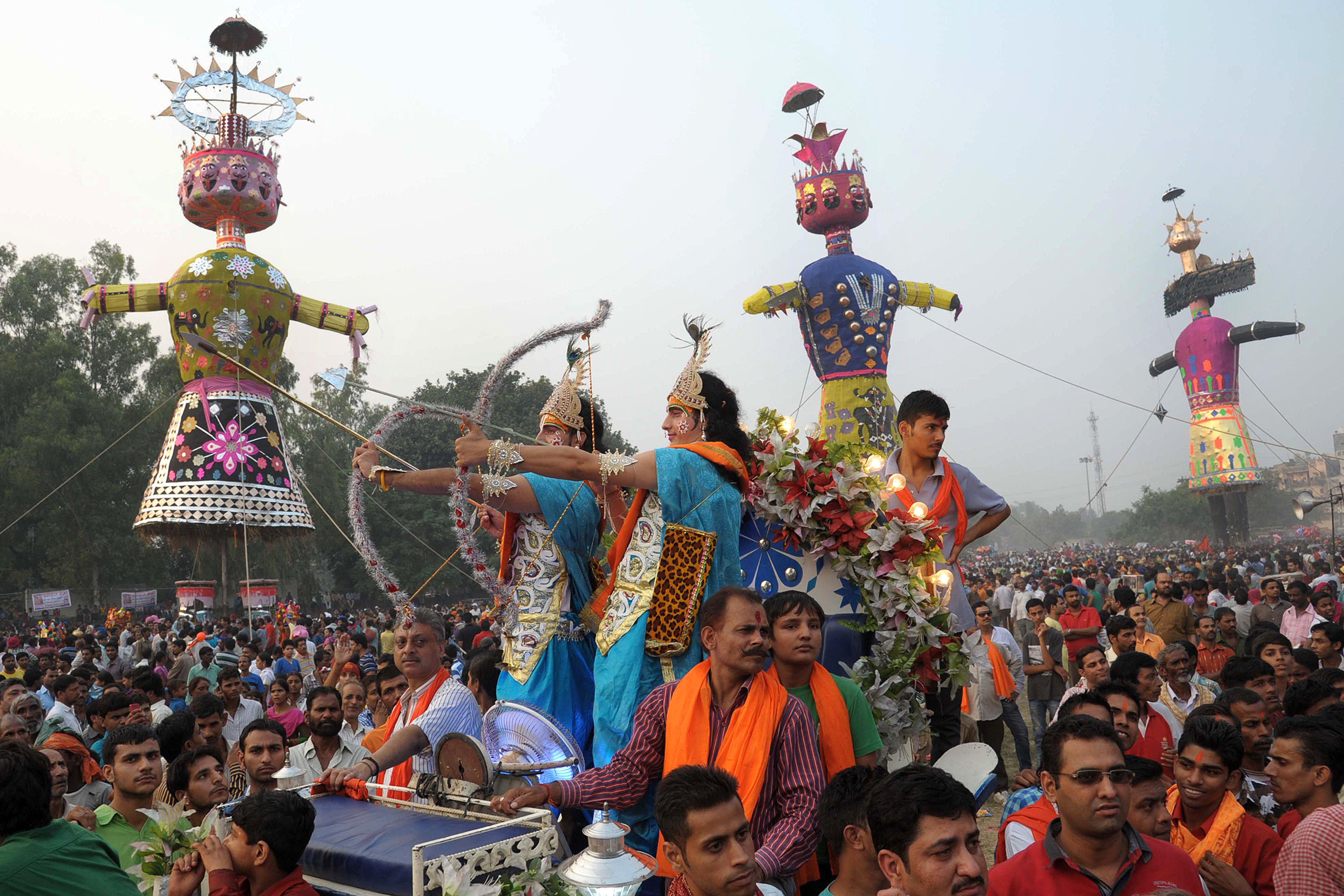 Festival religios cu victime in India. Cel putin 32 de persoane au murit, iar alte zeci au fost ranite