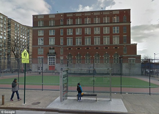 Un profesor din SUA se plictisea la scoala si i-a cerut sotiei sa anunte o amenintare cu bomba. Finalul amuzant al povestii