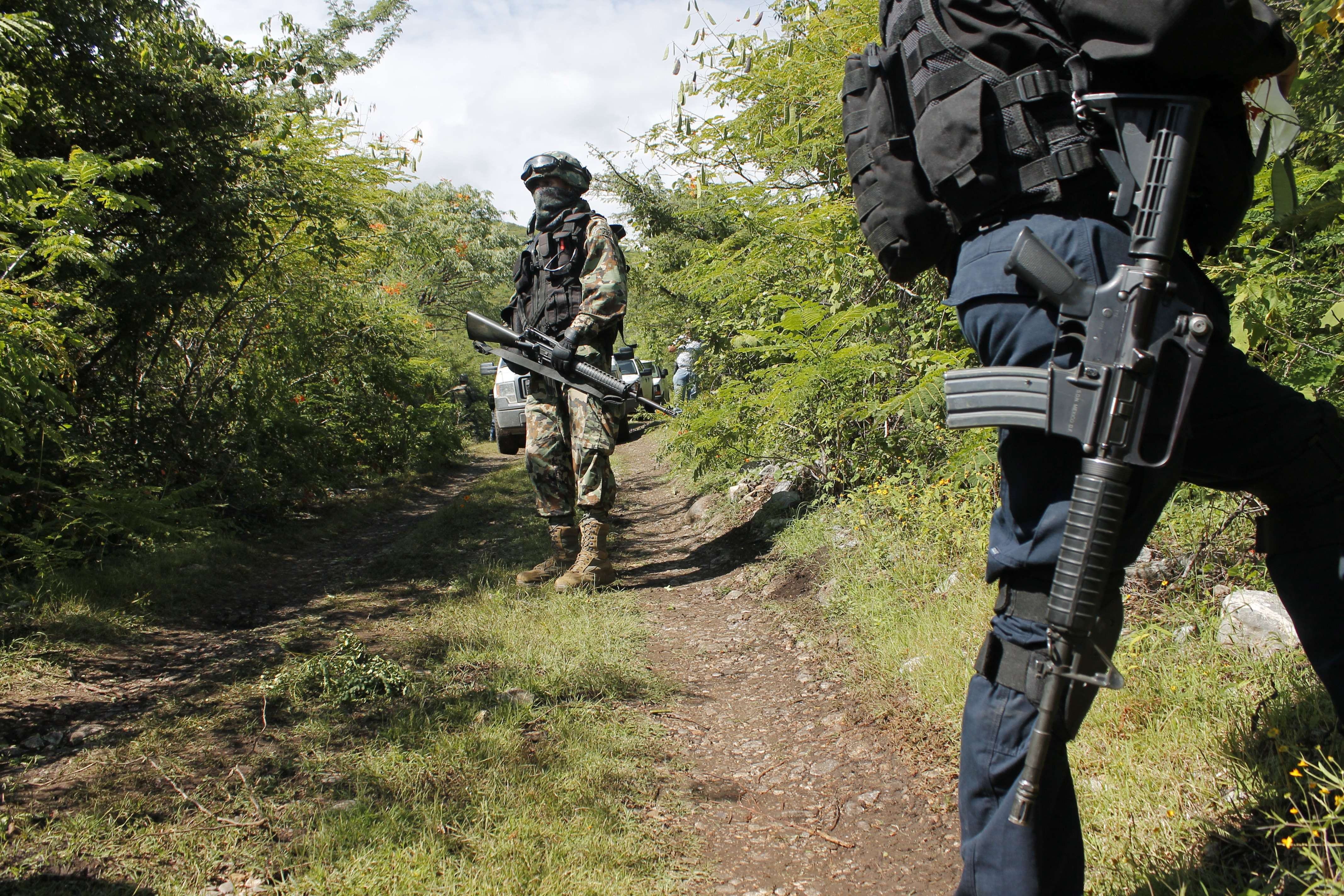 Descoperire macabra in Mexic. Autoritatile cautau 43 de studenti disparuti si au gasit o groapa comuna