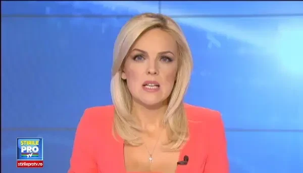 Femeia si fiul ei de 6 ani, amandoi morti dupa ce masina in care se aflau a fost lovita de tren, condusi pe ultimul drum