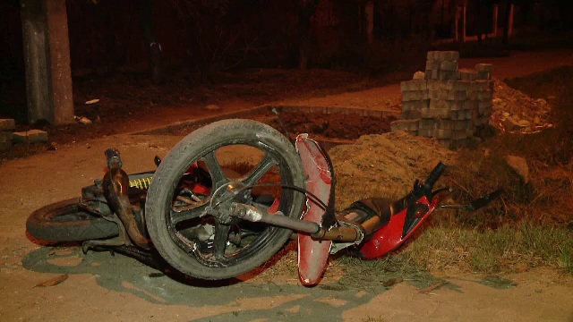 Un barbat din Timis s-a ales cu fractura cranio-cerebrala dupa ce a intrat cu scuterul intr-o groapa nesemnalizata