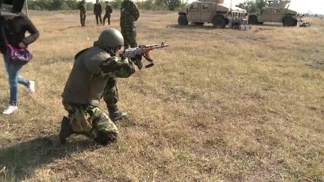 Mobilizare de forte la Galati. Peste 1000 de soldati americani si romani au ocupat poligonul Smardan