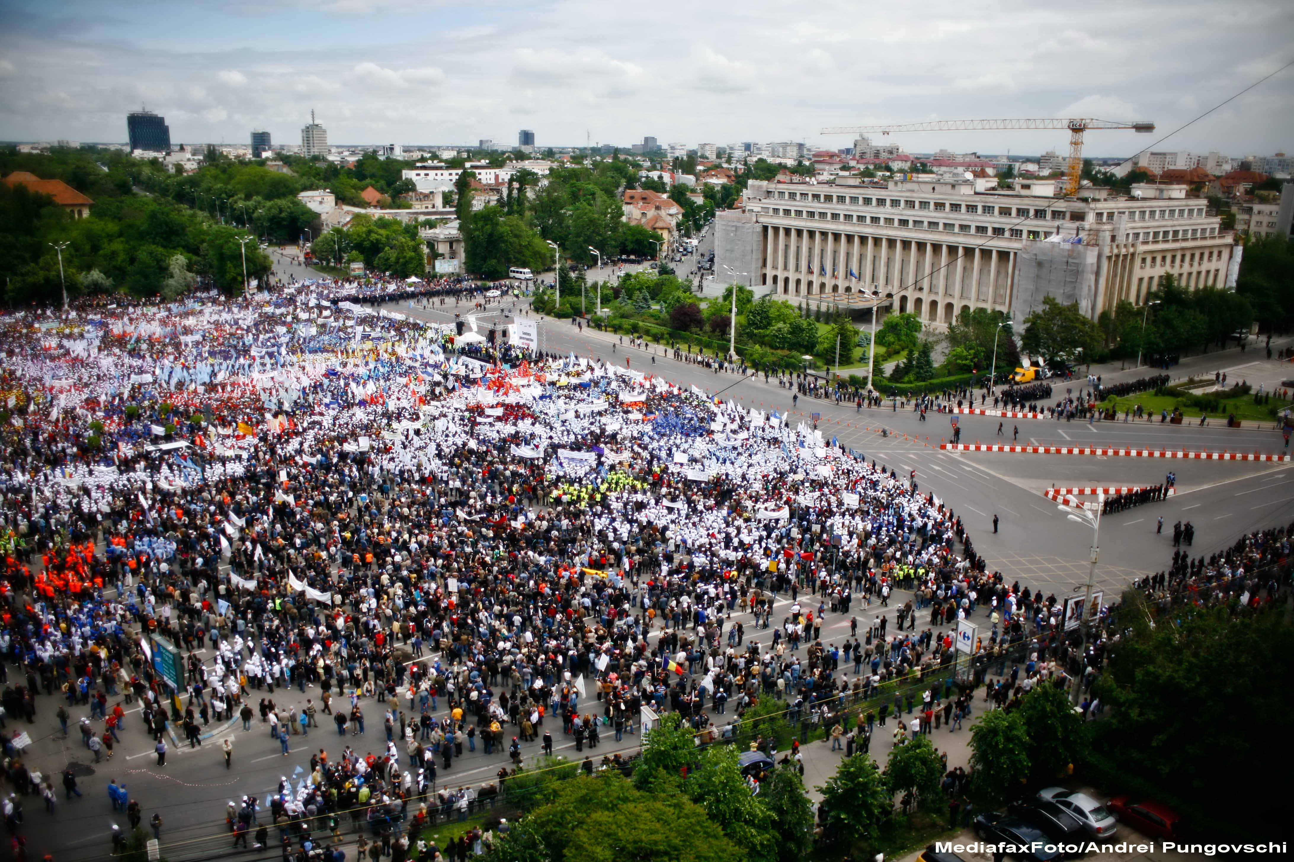 5.000 de sindicalisti protesteaza marti la Guvern, pentru a cere modificarea legislatiei muncii