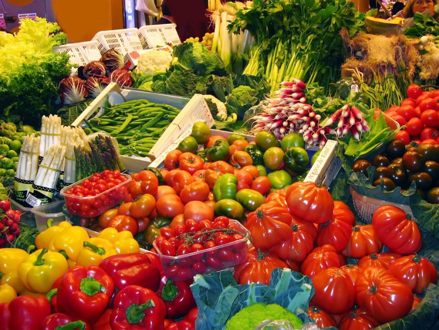 Legume ale caror valori nutritionale cresc cand sunt gatite. Cat trebuie sa tineti pe foc rosiile, spanacul si morcovii