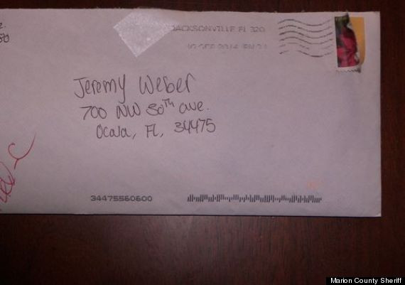 Metoda prin care o tanara a incercat sa-i trimita droguri iubitului din inchisoare. Politistii au arestat-o imediat