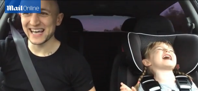 “Sunt pur si simplu coplesit”. Reactia tatalui care s-a inregistrat alaturi de fetita sa cantand o melodie din filmul Frozen