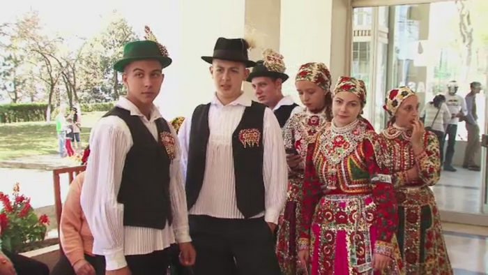 Caravana "Romanii au talent" a ajuns la Cluj. Sute de oameni au incercat sa impresioneze cu talentul lor