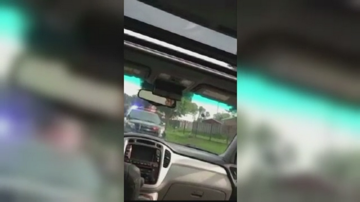 Politisti dati in judecata in SUA. Modul brutal in care un sofer a fost fortat sa iasa din masina