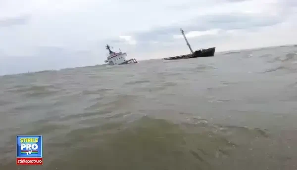 O nava cargo cu 12 de marinari la bord a esuat, miercuri dimineata, la intrarea pe bratul Sulina