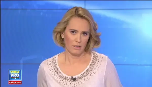 Cel mai mare pelerinaj ortodox din Romania a inceput la Iasi. Credinciosii, rugati sa nu mai atinga sipetul cu lenjeria