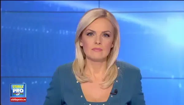 ROMANIA - UNGARIA. LIVE UPDATE. Sanmartean face spectacol pe teren, Rusescu marcheaza. Incidente grave in tribune