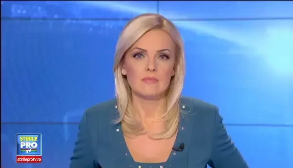 O tanara de 16 ani a fost injunghiata mortal de fostul iubit, in fata casei