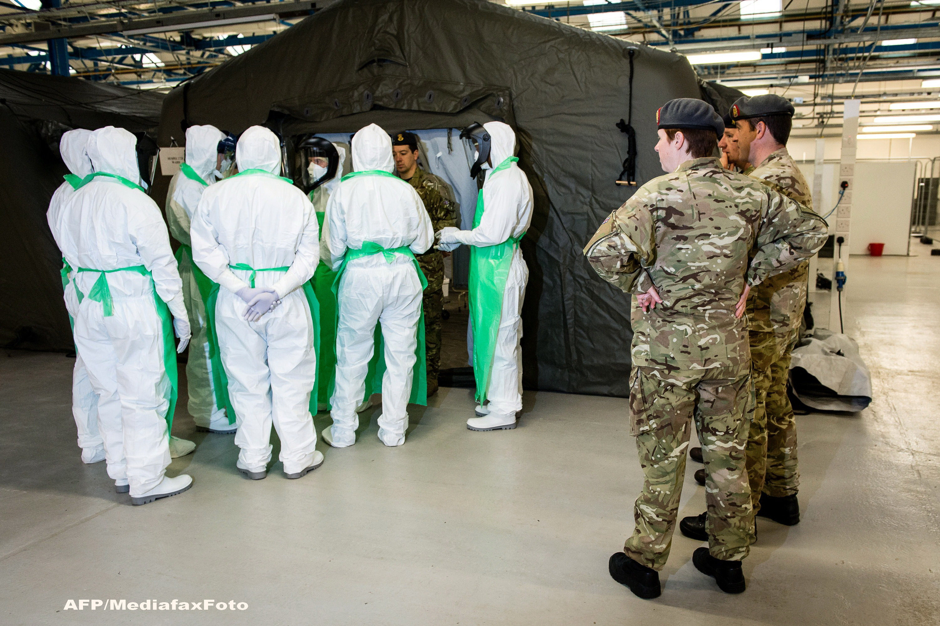 Marea Britanie se pregateste pentru lupta cu Ebola. 8 ore de exercitiu la scara nationala, cu participarea Guvernului