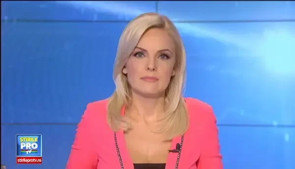 Simona Halep, in centrul atentiei la nunta fratelui ei. A stralucit intr-o rochie rosie si a incins o hora mare, in strada