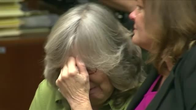 O femeie a fost eliberata dupa 17 ani petrecuti pe nedrept in inchisoare. Acum, nu stie nici cum arata un smartphone