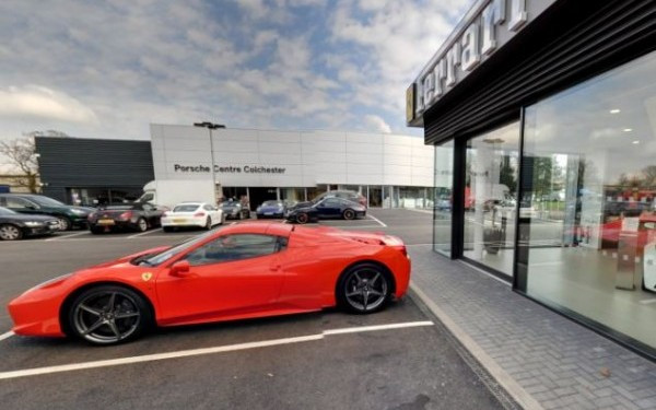 Ferrari, bal de absolvire, Marea Britanie,