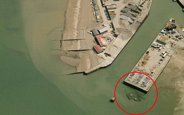 Fotografia surprinsa din avion starneste controverse. Ce se vede in imagine: VIDEO