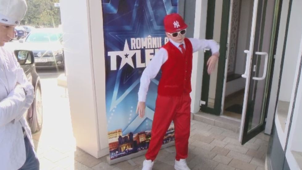 Caravana "Romanii au talent" a ajuns la Timisoara. Dans, trucuri cu carti si sarituri care sfideaza gravitatia