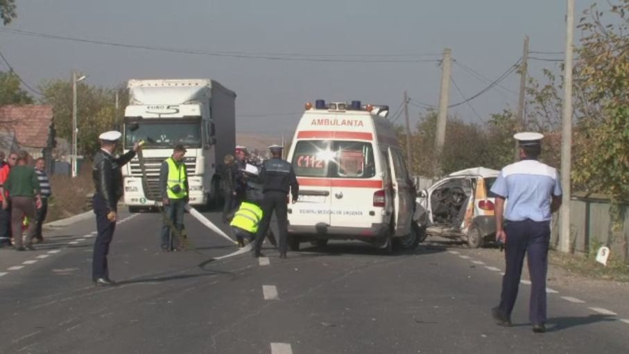 S-a grabit sa salveze o viata, dar a luat alta. Un sofer din Vaslui a decedat dupa ce nu a acordat prioritate unei ambulante