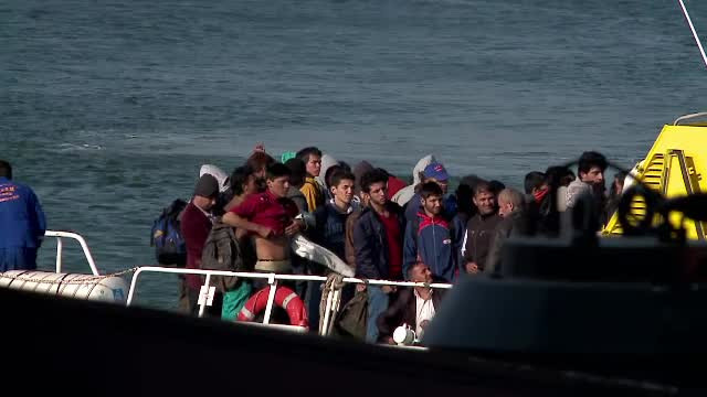 88 de refugiati din mai multe tari arabe, salvati de autoritatile portuare romane. Oamenii au fost la un pas de moarte