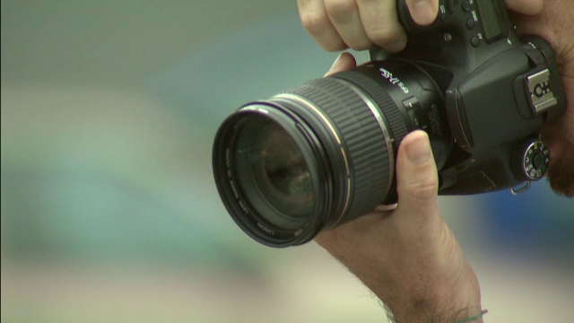 Fenomen rar. Un fotograf din Bucuresti a surprins pe camera Muntii Carpati de la fereastra apartamentului sau. FOTO