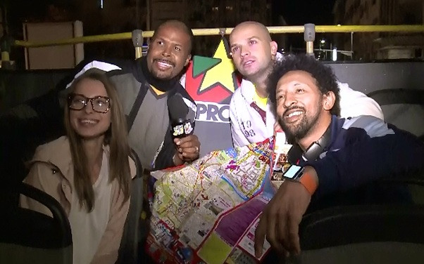 Microfonistii de la ProFM, Nono si Cabral, au facut emisiunea, in premiera, din autobuzul turistic al Bucurestiului