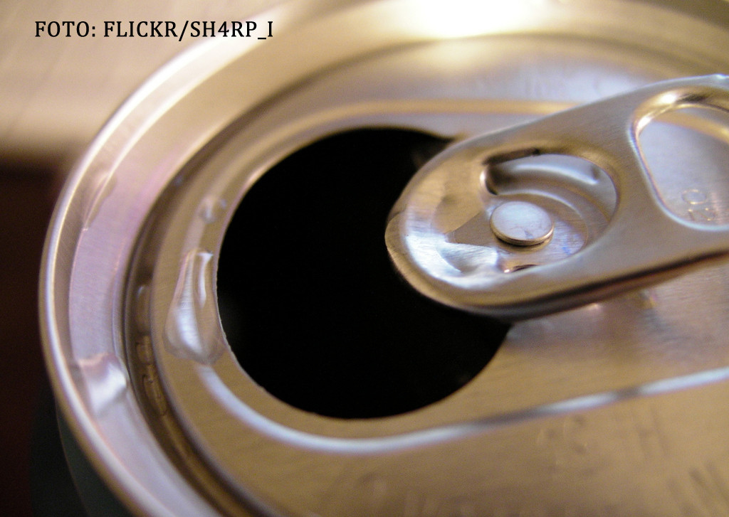 Calvarul prin care a trecut un baiat, dupa ce a baut suc dintr-o doza. A avut nevoie de ajutorul medicilor si pompierilor