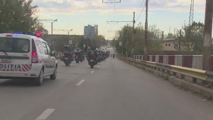 Motociclistii s-au adunat in Gaesti pentru a-l comemora pe politistul lovit mortal de o masina. Sfaturile pentru soferi