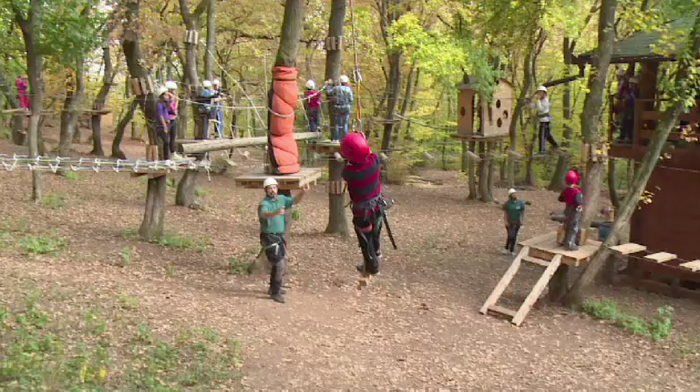 Parcul de aventura din Alba Iulia unde copiii sunt educati prin joaca. Explicatia psihologilor pentru acest sistem